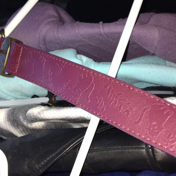 Women's burgundy cat design belt - Picture 3 of 17